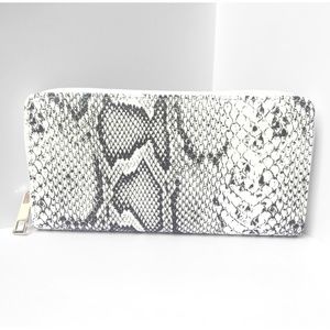 2 LEFT! Snake Printed Women’s Cute Trendy Summer Fall Fashion Wallet
